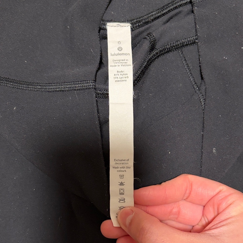 Lululemon black leggings crop 21 - Picture 6 of 7